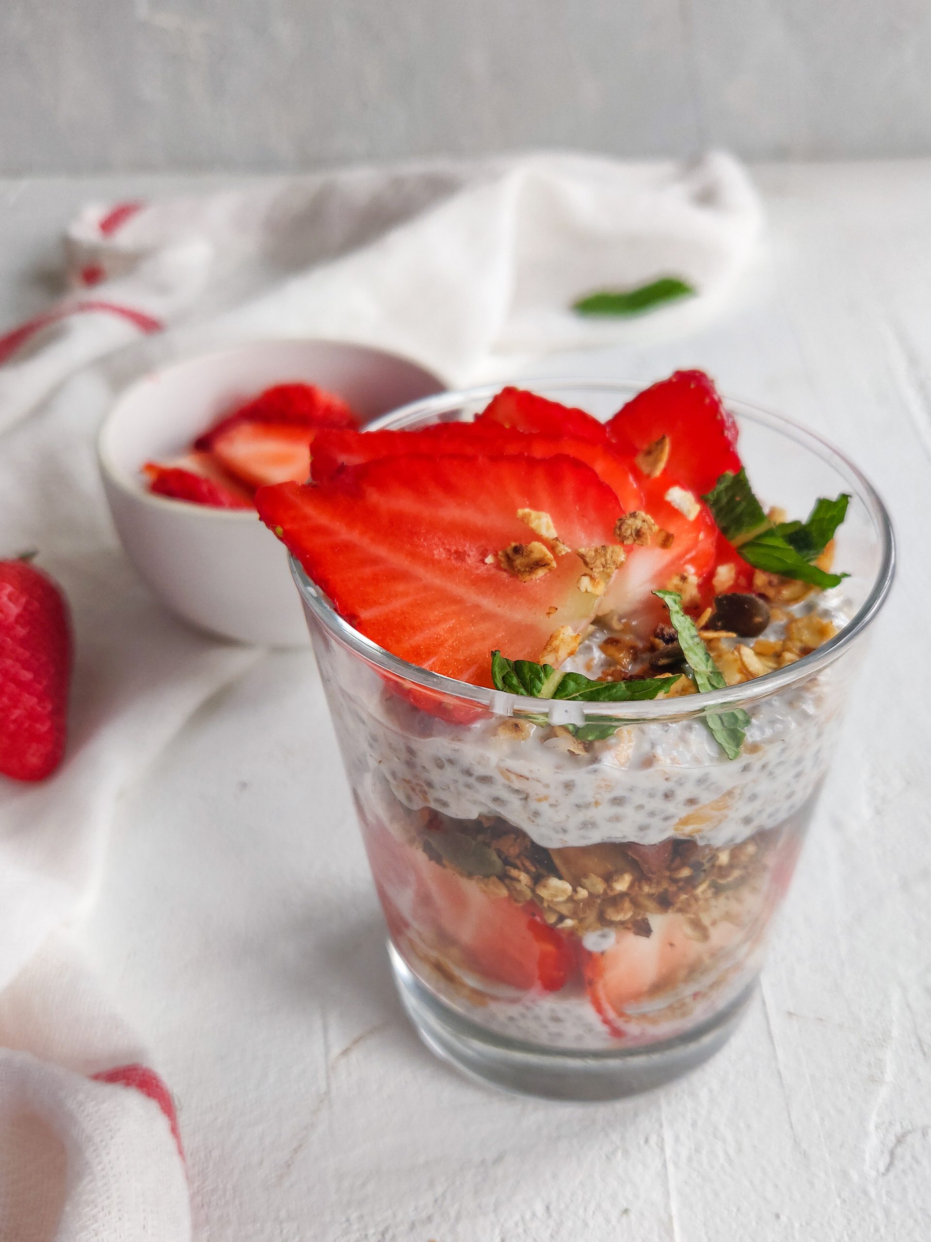 Lire la suite à propos de l’article Overnight porridge aux fraises